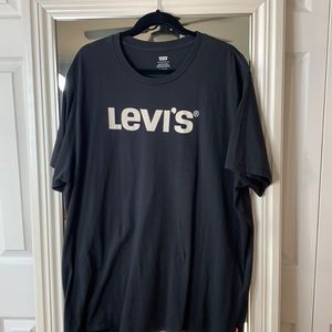 Levi’s Tee